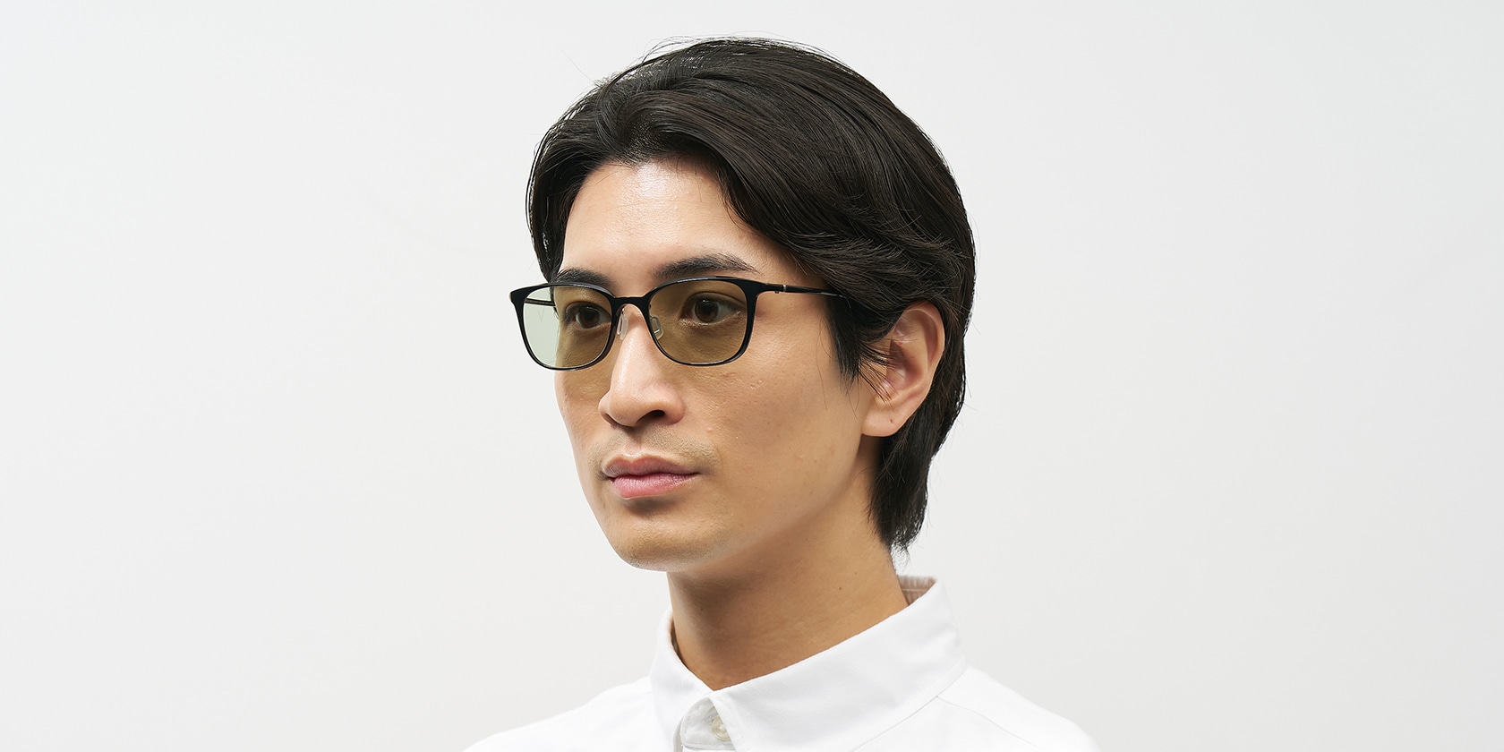 モスグリーン